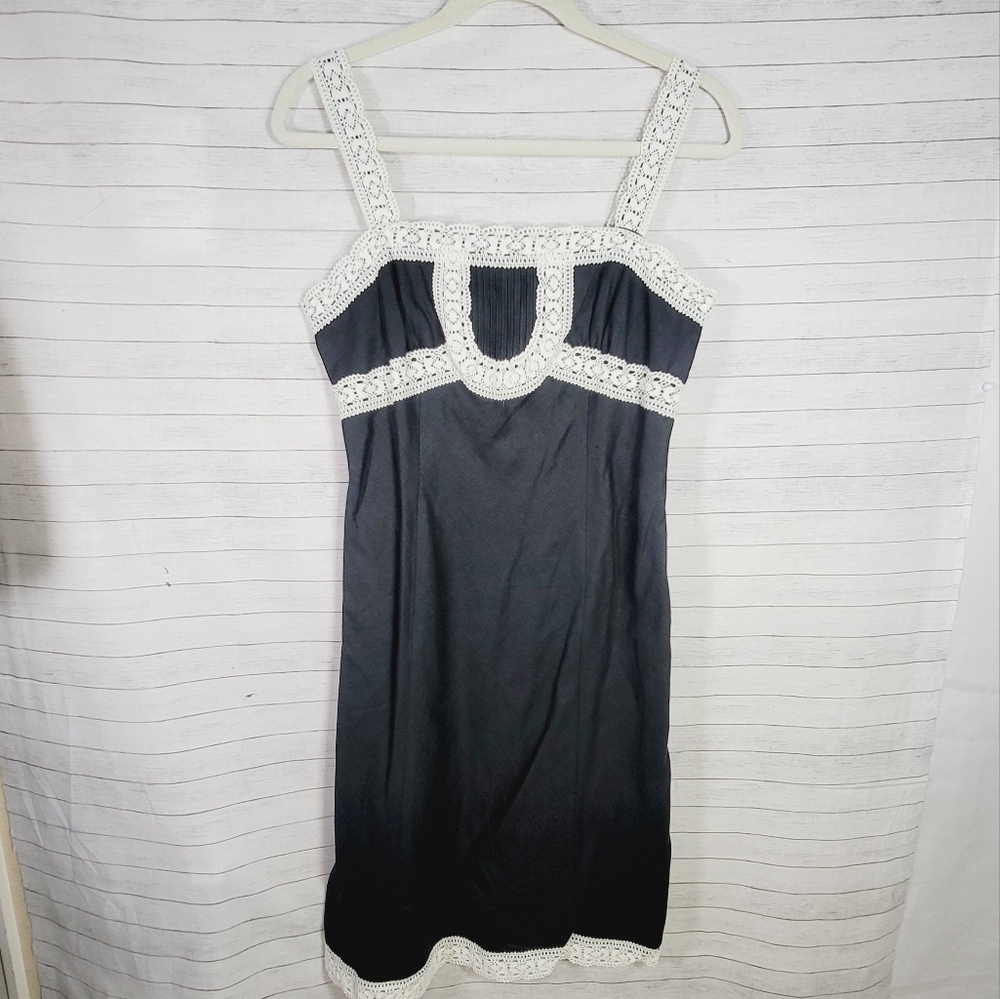 LOFT 100% LINEN BLACK DRESS, W CROCHET LACE DETAILS, SZ 6P